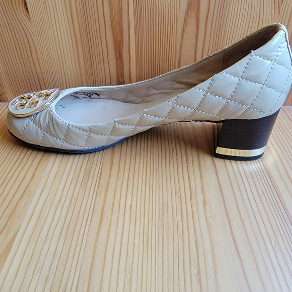 Heels - Picture 2 of 4